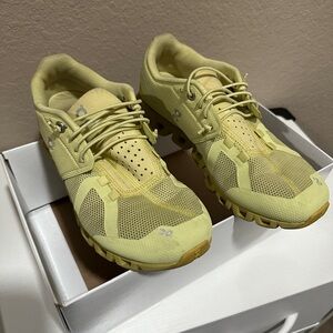 ON Women's Yellow Athletic Shoes